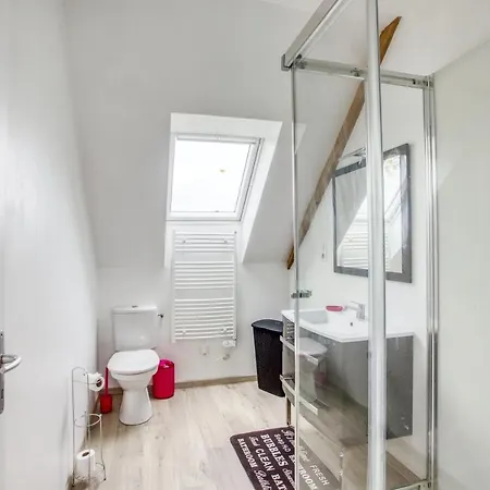 Holiday home Maison Charmante A Avec Jardin. Saint-Marcouf