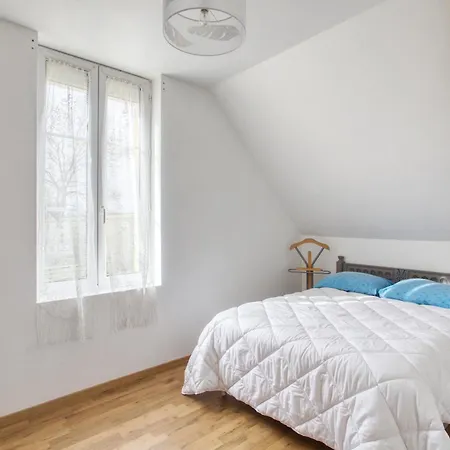 Maison Charmante à Avec Jardin. Casa de Férias